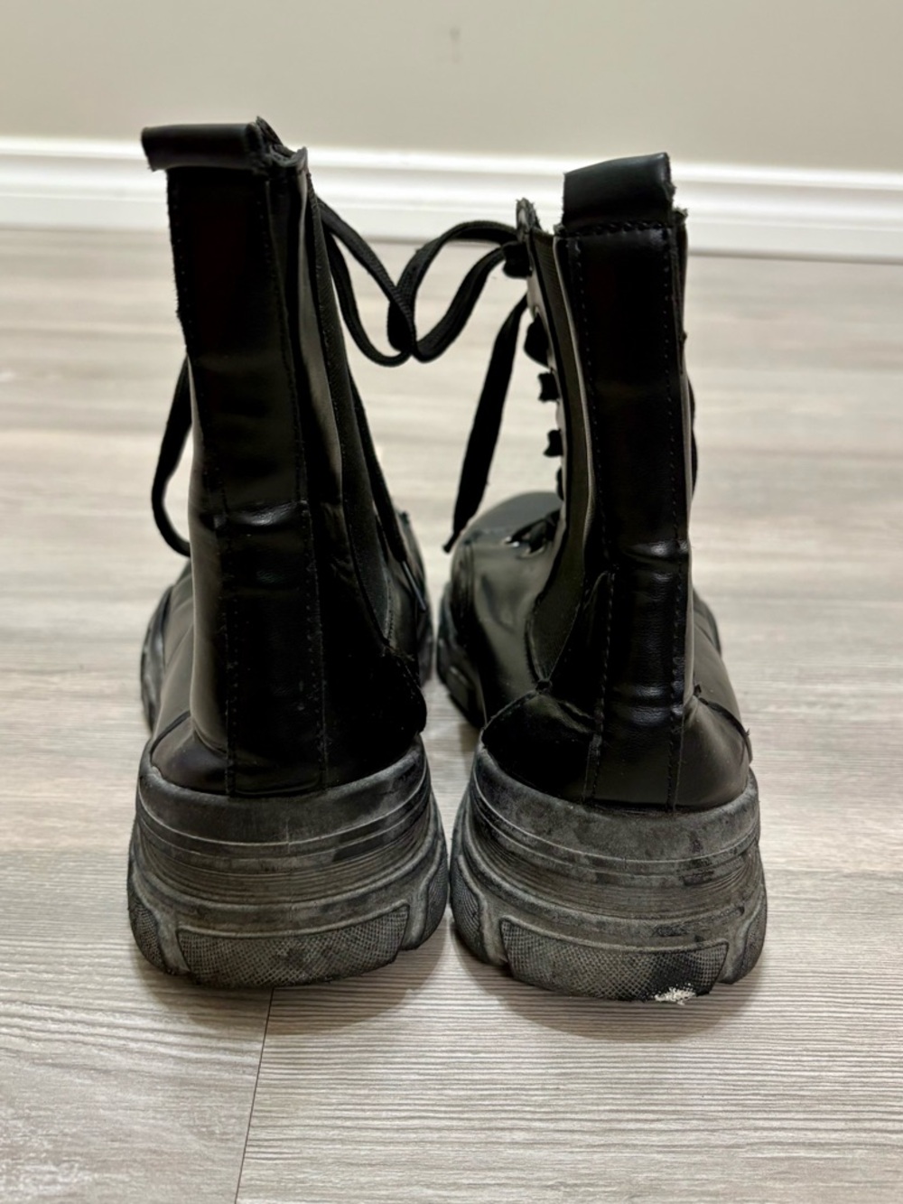 Vegan Leather Chelsea Combat Boots Chunky Lug Sole Black Women’s Size 5 - Picture 4 of 10